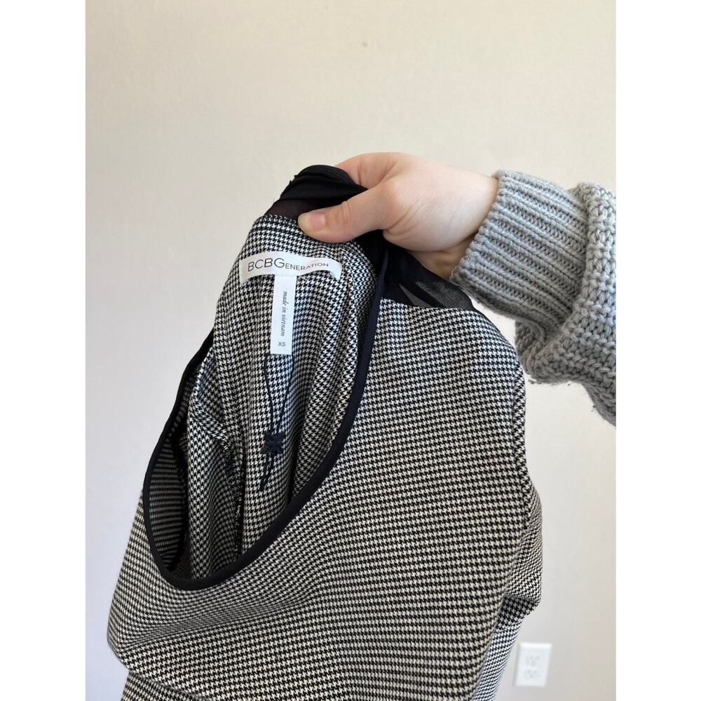 BCBGeneration Black and White Ruffled Long Sleeve Mini Dress Women’s XS Preppy - Picture 5 of 5